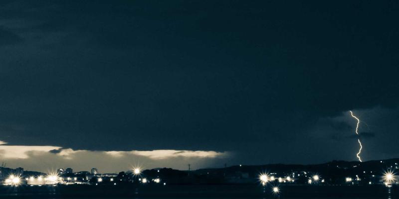 告别“办公颈”：一套专为上班族设计的颈椎保健操与科学健身计划